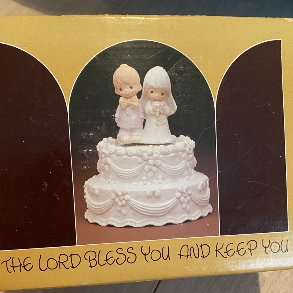 Vintage Precious Moments HARD TO FIND perfect condition cake topper music box
